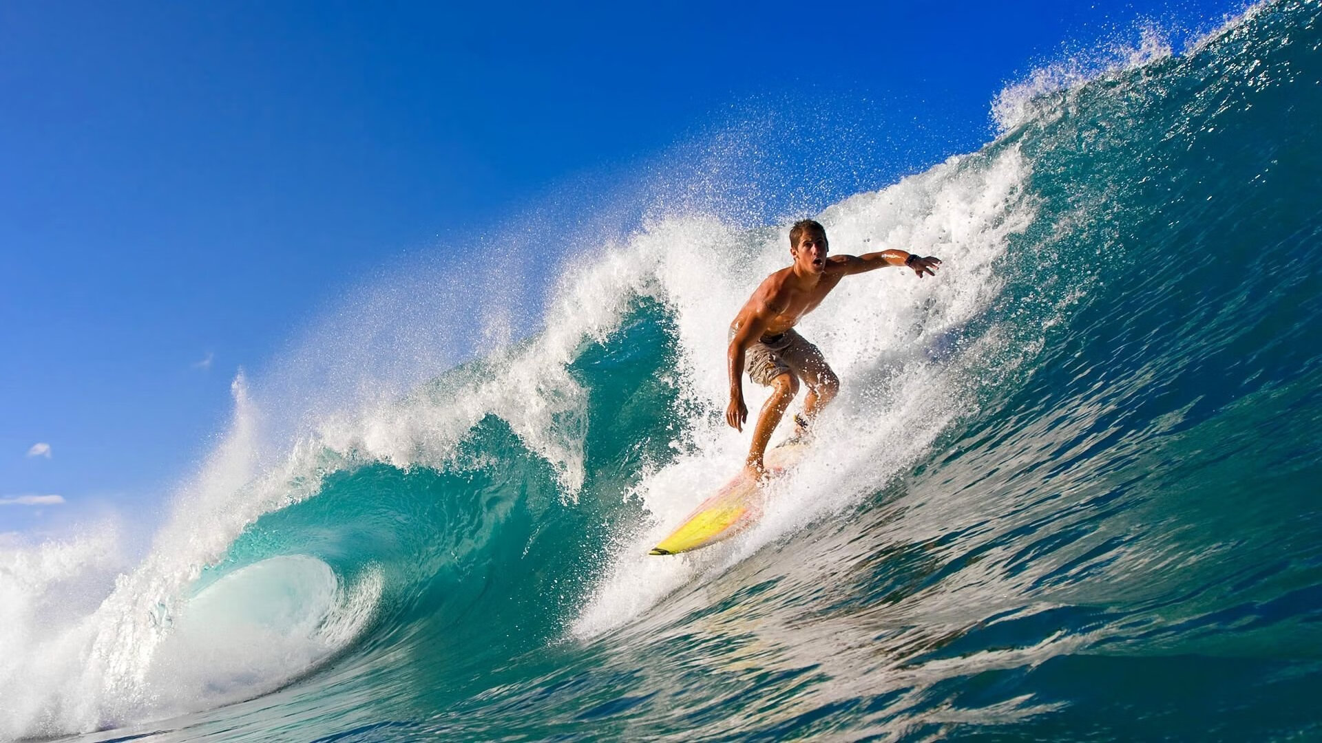 九游娱乐官方-“漂移艺术：弯道飞旋的极致表现”，弯道漂移为什么要打反方向